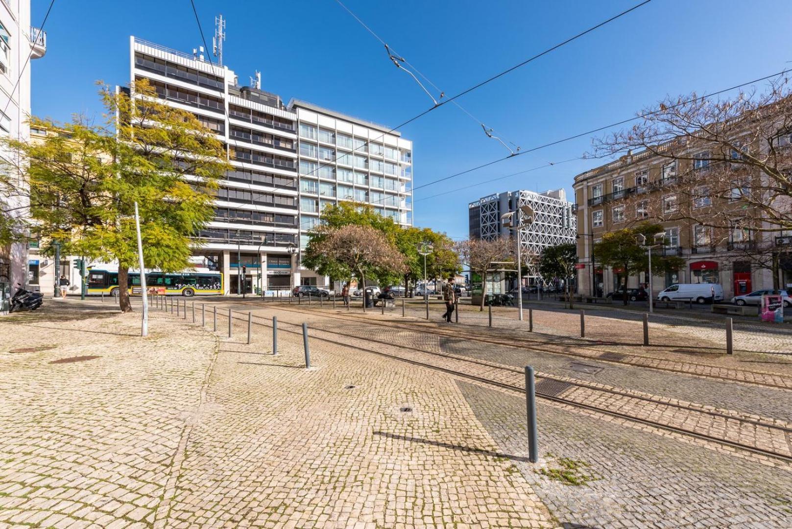 Guestready - 2Br Apt Carlos I With Terrace And Gym Lisbon Exterior photo